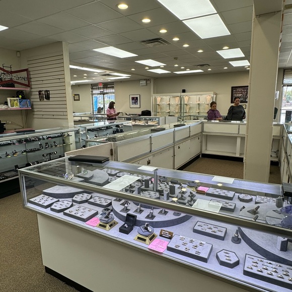Meet your Posher, Glendale Pawn & Jewlery - Picture 7 of 13